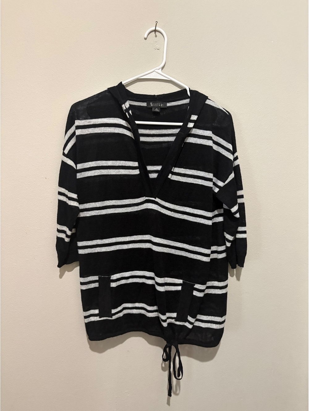 Two sisters hooded blouse